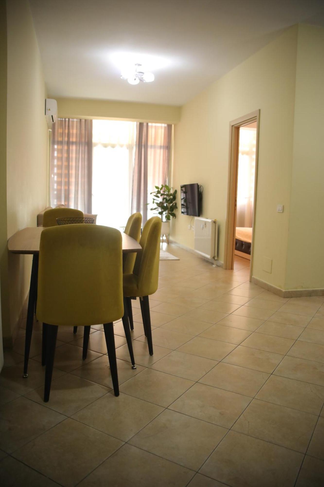 Pleasant With Free Dedicated Parking In Komuna E Parisit Tirana