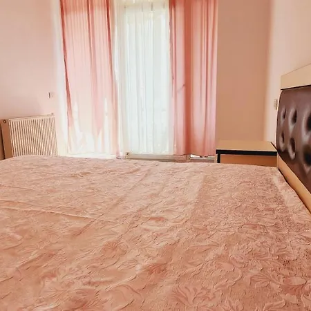 Pleasant Apartment With Free Dedicated Parking In Komuna E Parisit Tirana Exterior photo